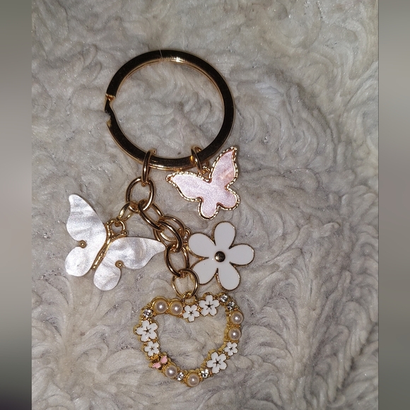 SOLD-Butterfly Keychain pink with pearls and gold tone. NWT smoke free home - Picture 2 of 3